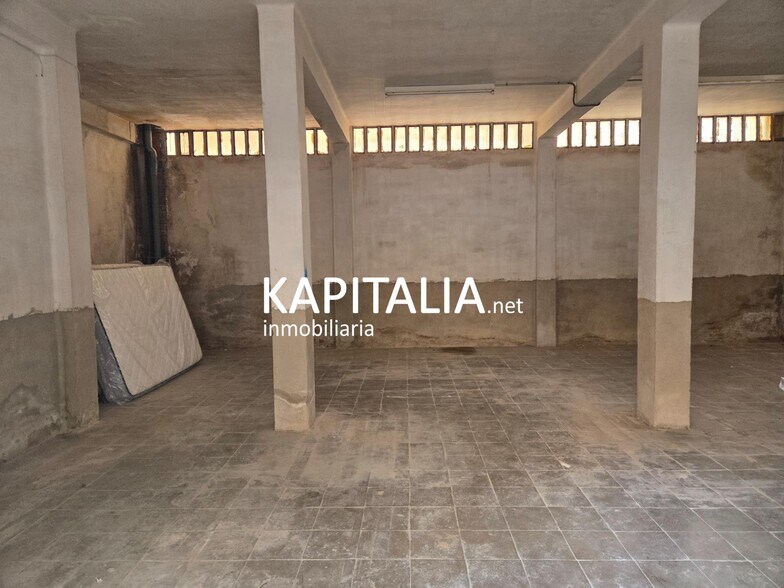 Retail in Ontinyent, Valencia for sale - Interior Photo - Image 2 of 5
