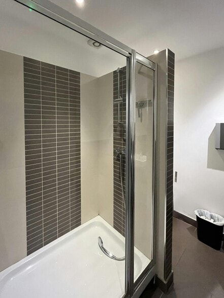 153-157 Cleveland St, London to rent - Building Photo - Image 3 of 14