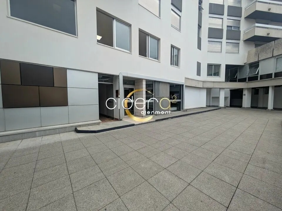 Location Bureaux 96 m² - Photo 1