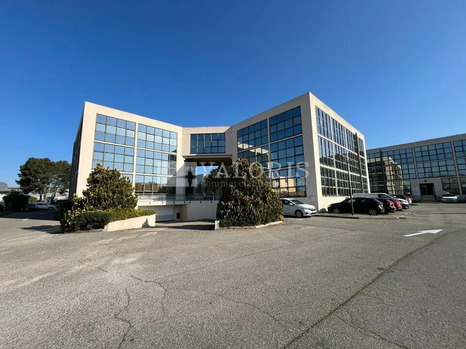 Location Bureaux 359 m² - Photo 1