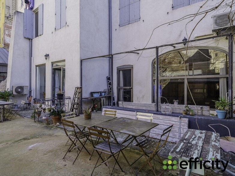 Light Industrial in Marseille for sale - Building Photo - Image 2 of 17