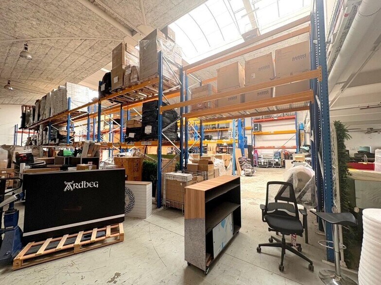 Light Industrial in Carrières-sur-Seine to rent - Interior Photo - Image 3 of 13