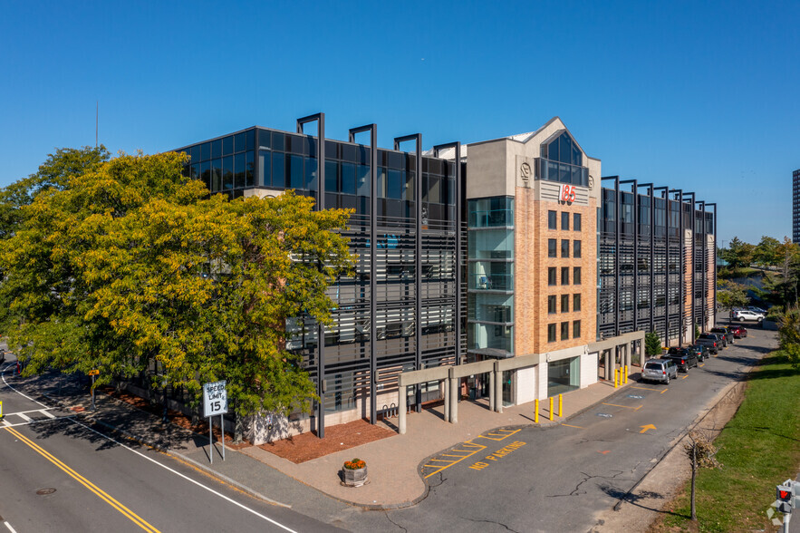 185 Alewife Brook Pky, Cambridge, MA for rent - Building Photo - Image 1 of 9