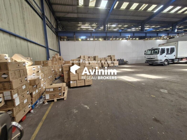 Industrial in Mitry Mory to rent - Interior Photo - Image 2 of 4
