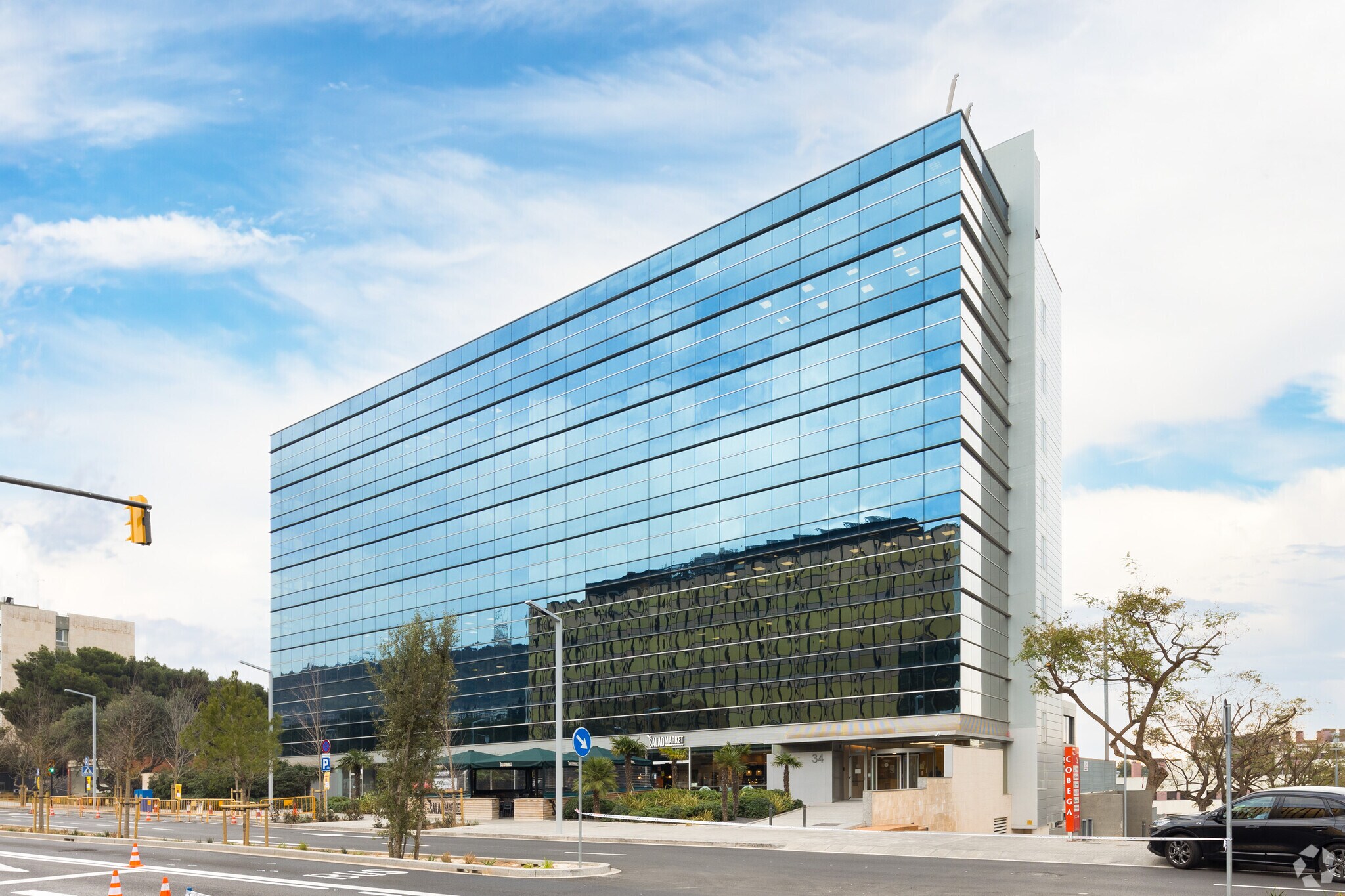 Avinguda dels Països Catalans, 34, Esplugues de Llobregat, Barcelona to rent Primary Photo- Image 1 of 7