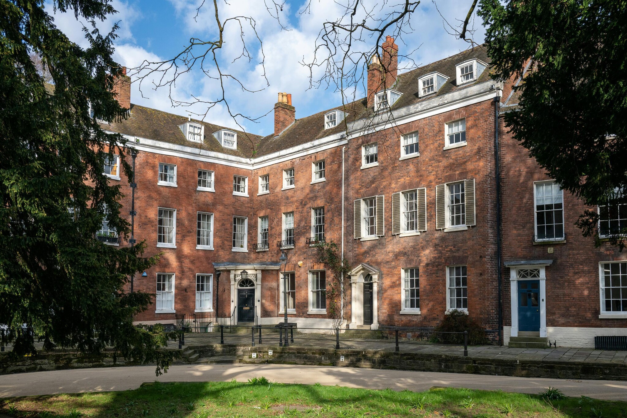 4-5 College Yard, Worcester for sale Building Photo- Image 1 of 12