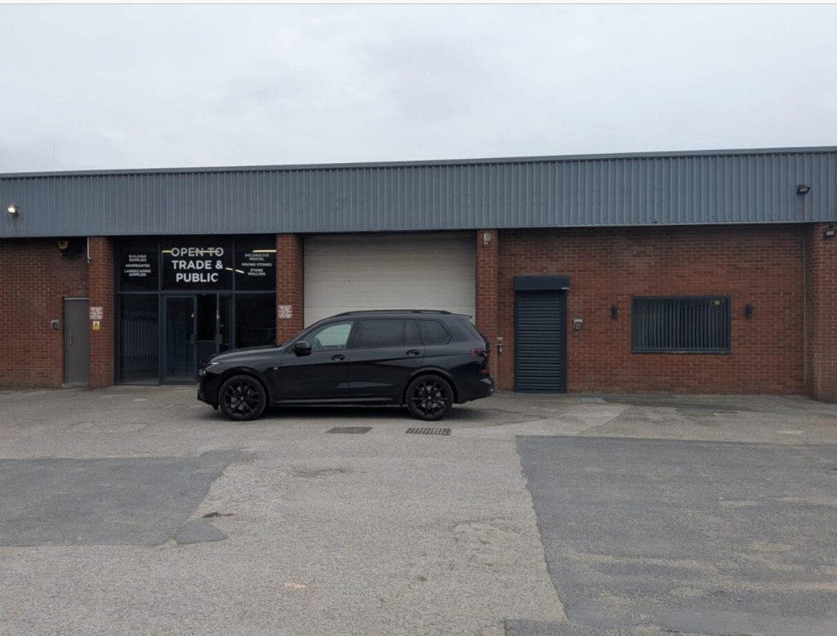 40 Wormald St, Liversedge to rent Building Photo- Image 1 of 4