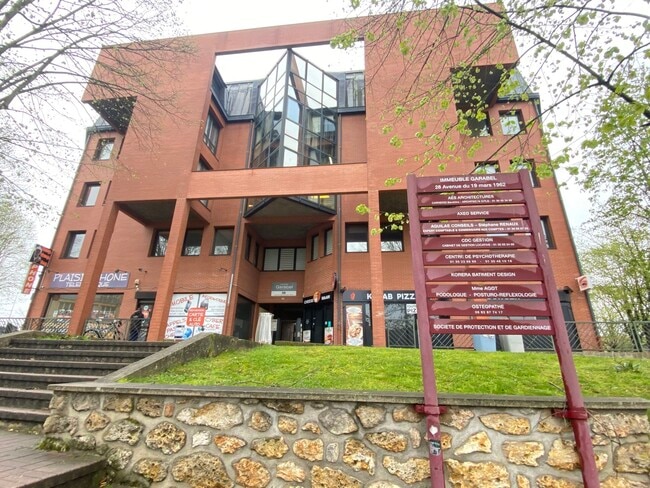 Location Bureaux 33 m² à 57 m²