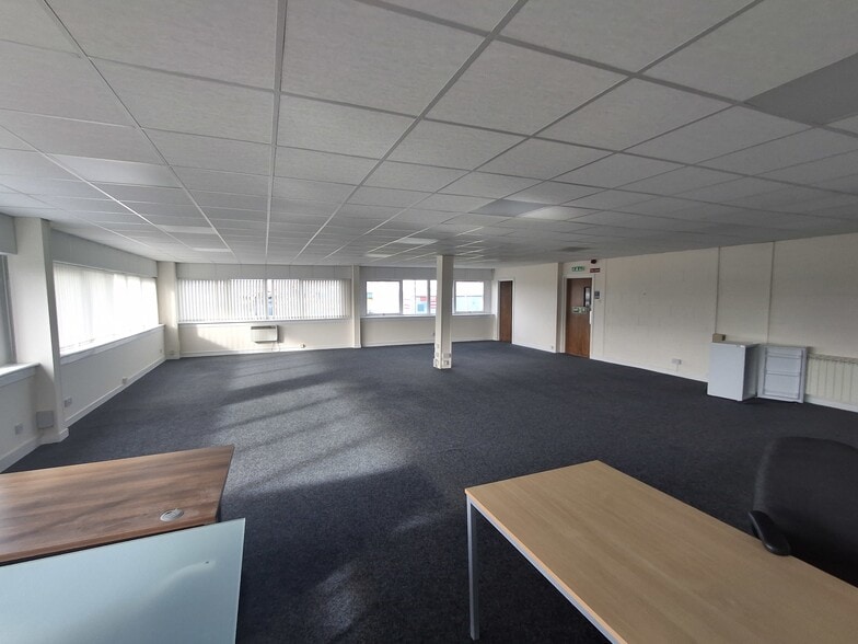 6 Munro Rd, Stirling to rent - Building Photo - Image 3 of 3