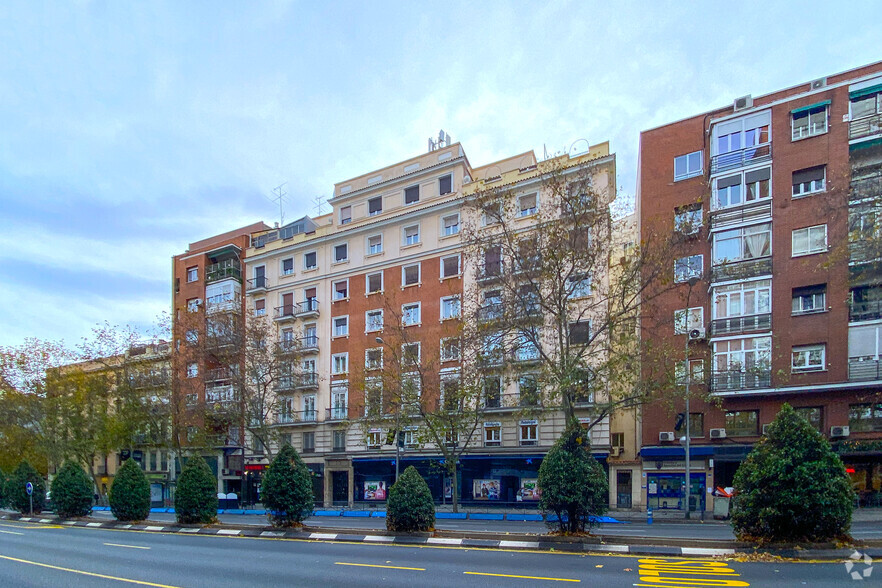 Calle De Francisco Silvela, 55, Madrid, Madrid for rent - Building Photo - Image 1 of 2