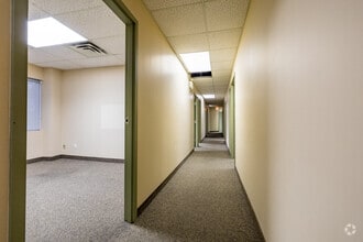 800 Boul Chomedey, Laval, QC to rent Interior Photo- Image 2 of 6