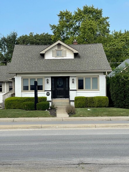 6426 N College Ave, Indianapolis, IN for rent - Building Photo - Image 3 of 5