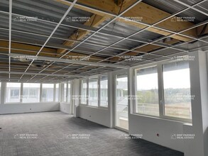 Office in Ventabren to rent Interior Photo- Image 2 of 6