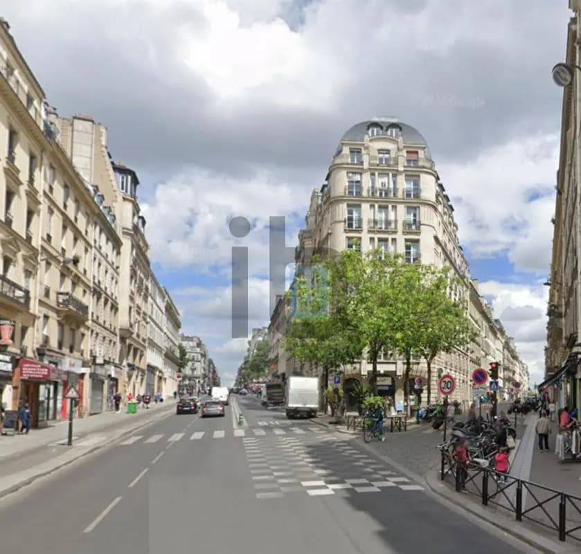 Office in Paris for sale Building Photo- Image 1 of 4