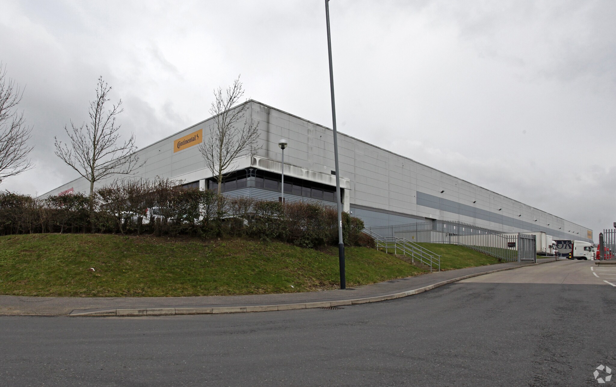 5 Castle Mound Way, Rugby for sale Primary Photo- Image 1 of 5