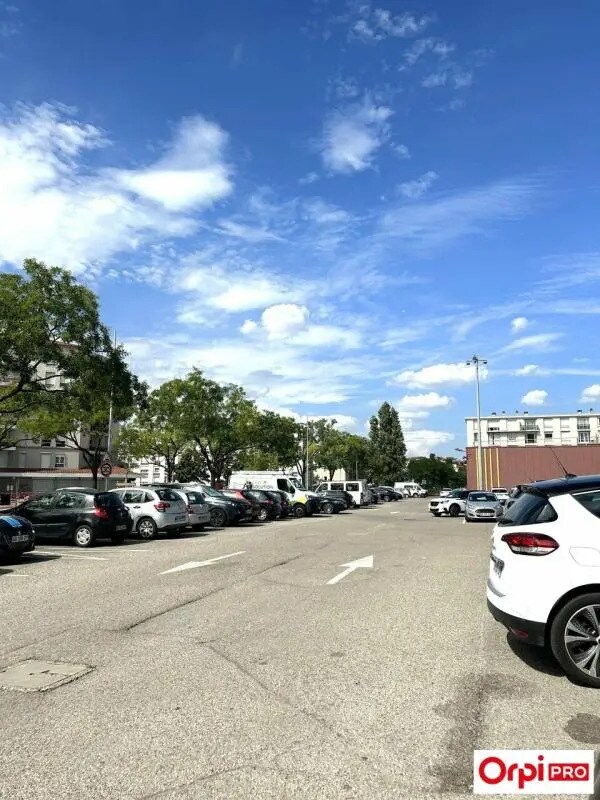 Office in Corbas to rent Building Photo- Image 1 of 7