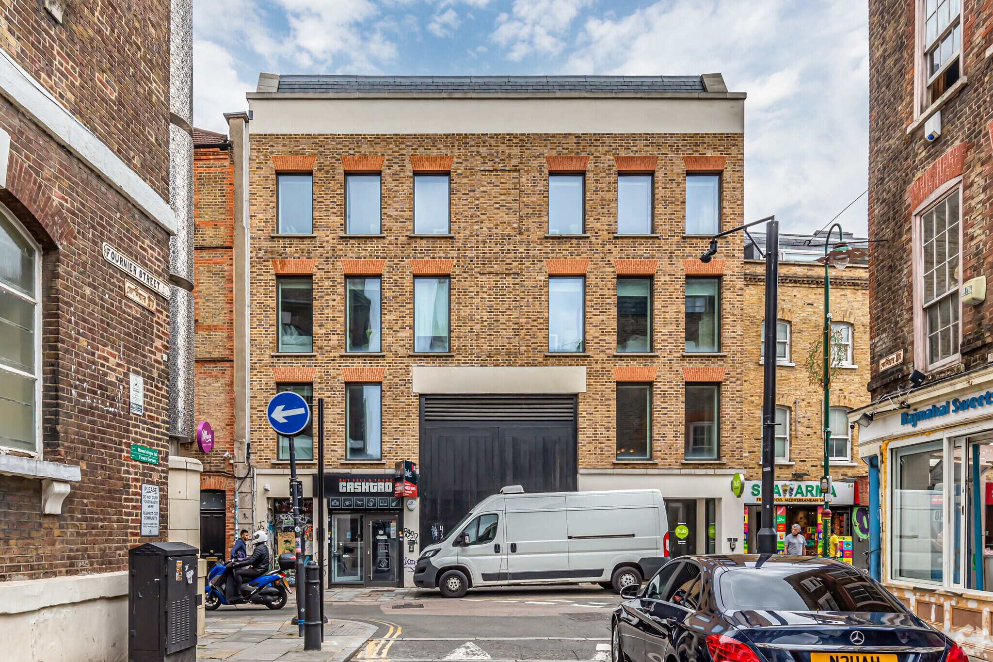 86 Brick Ln, London for sale Primary Photo- Image 1 of 1