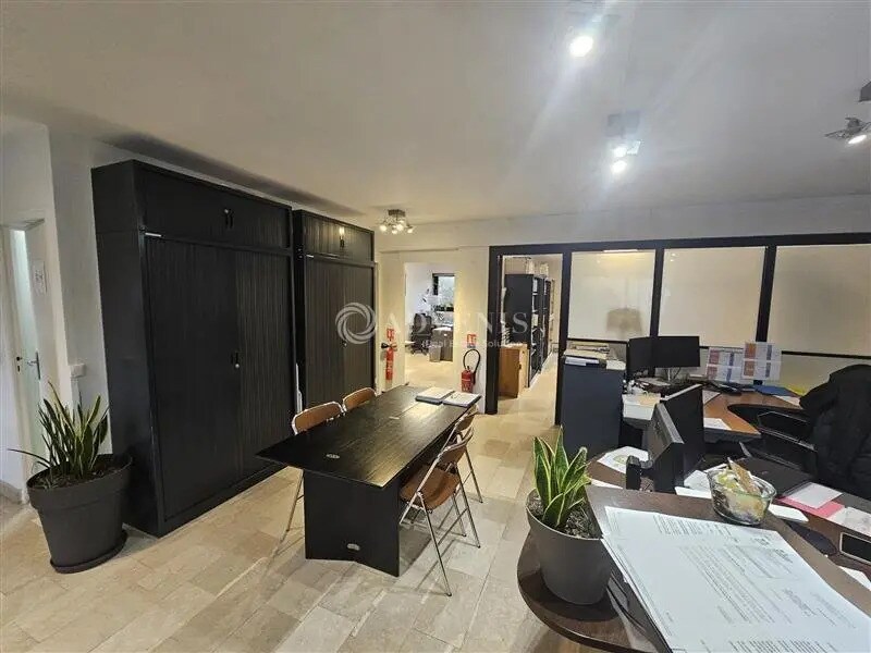 Office in Fontenay-sous-Bois to rent Interior Photo- Image 1 of 10