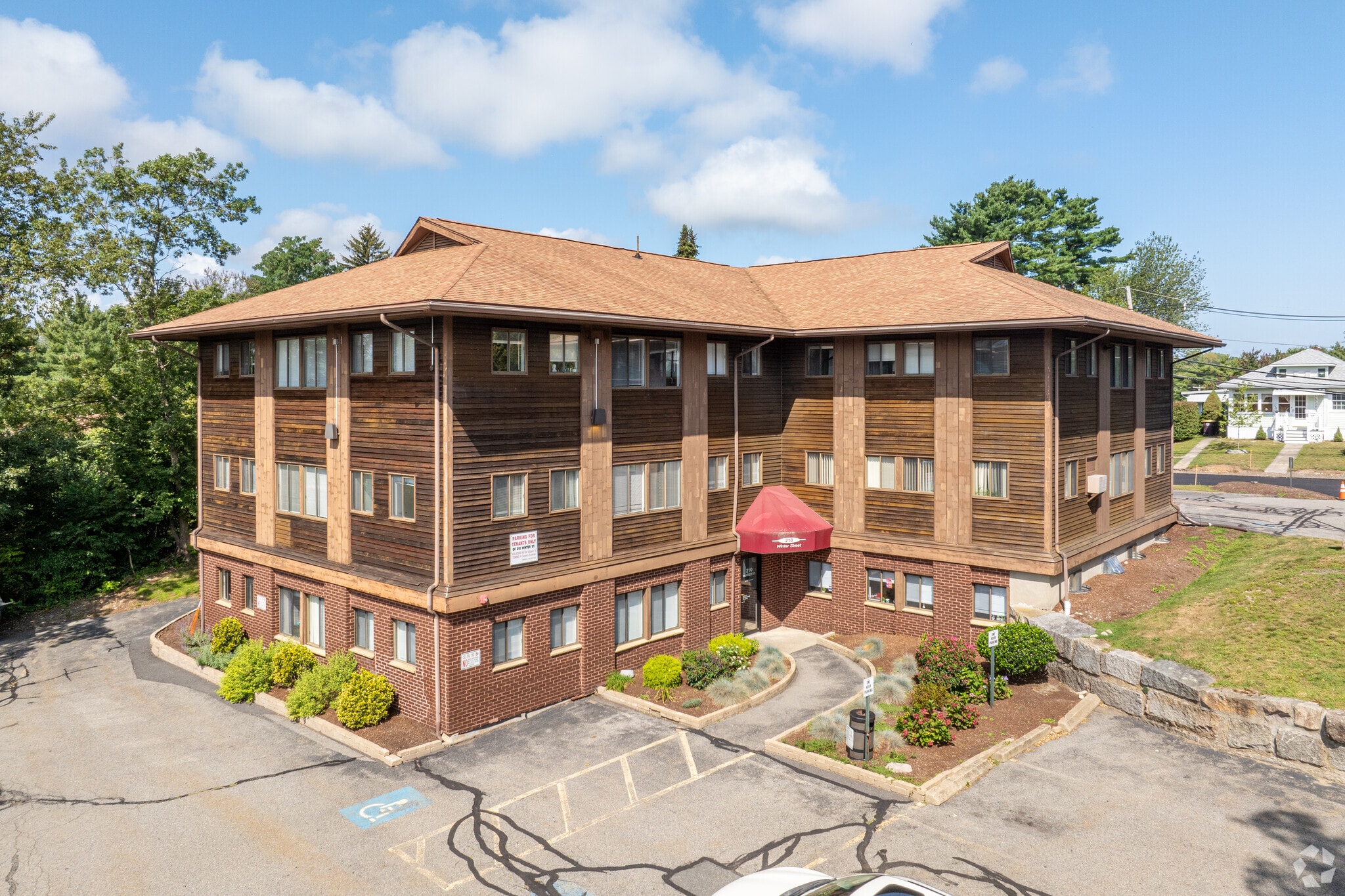 210 Winter St, Weymouth, MA to rent Primary Photo- Image 1 of 6