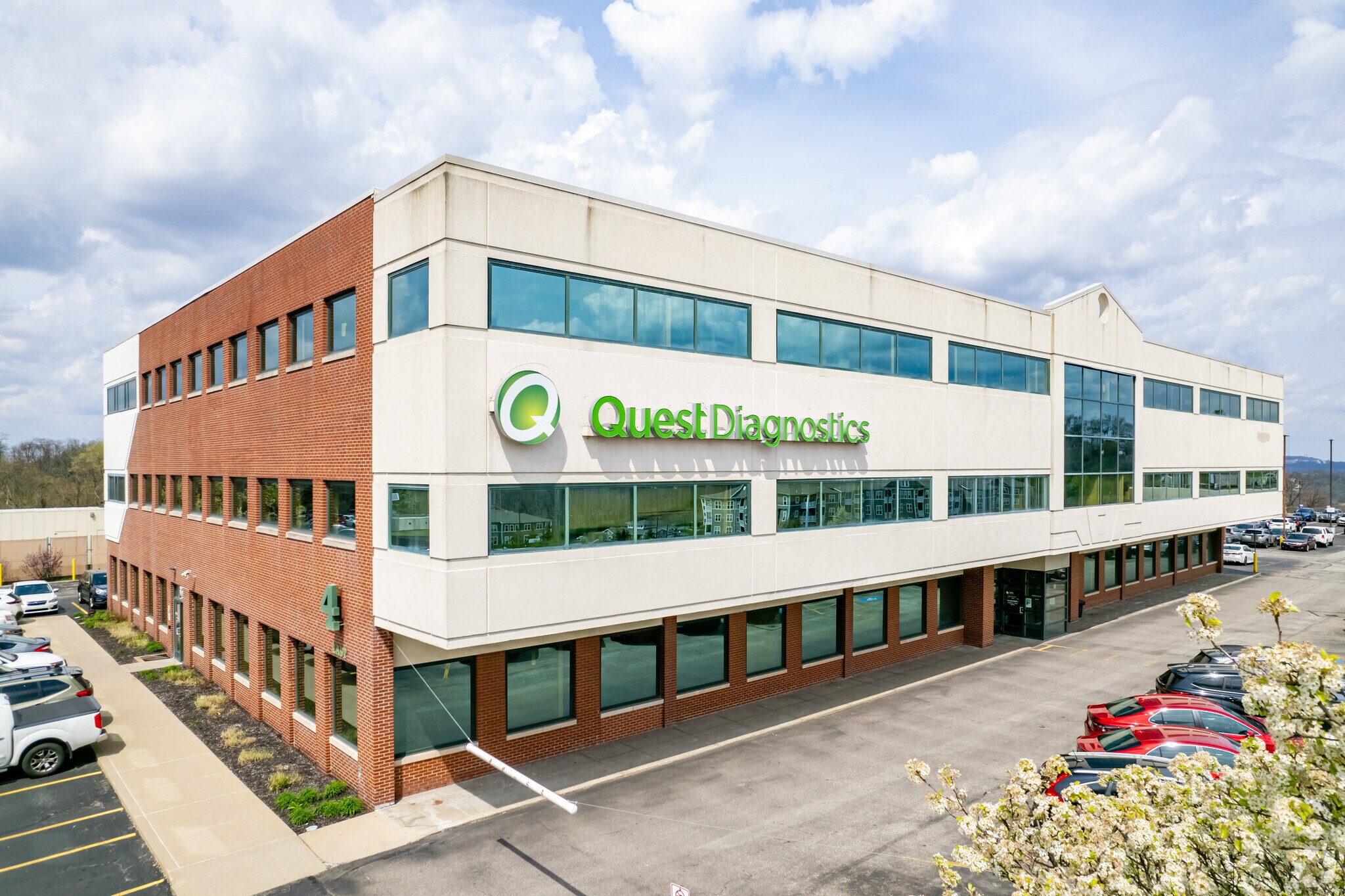 875 Greentree Rd, Pittsburgh, PA to rent Building Photo- Image 1 of 7