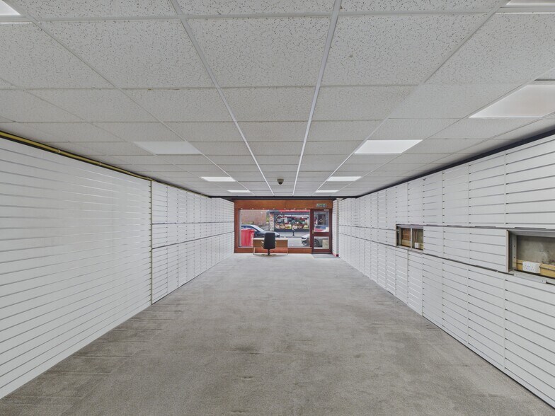 369 Chester Rd, Ellesmere Port to rent - Interior Photo - Image 3 of 4