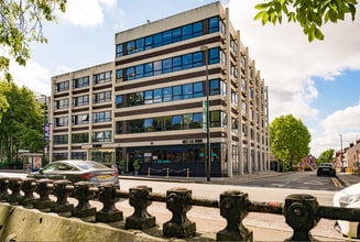 Sankey St, Warrington to rent Building Photo- Image 1 of 9
