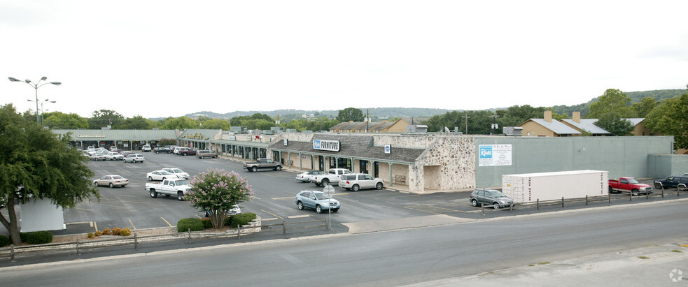 827 Junction Hwy, Kerrville, TX for rent - Other - Image 1 of 9