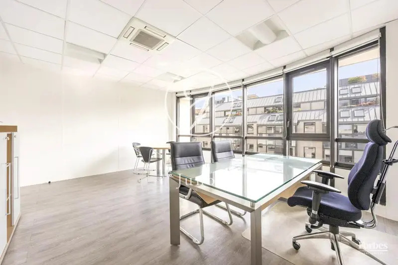 Office in Levallois-Perret for sale Building Photo- Image 1 of 16