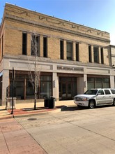 780-790 Main St, Dubuque, IA for rent Primary Photo- Image 1 of 33