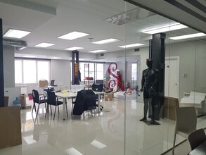 Office in Madrid, Madrid to rent Interior Photo- Image 2 of 11