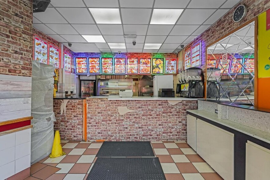 388C Old Kent Rd, London for sale - Building Photo - Image 2 of 12