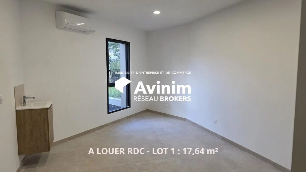 Location Bureaux 27 m² - Photo 1