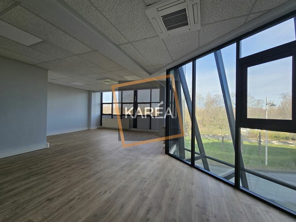 Office in Champigny-sur-Marne to rent Interior Photo- Image 1 of 6