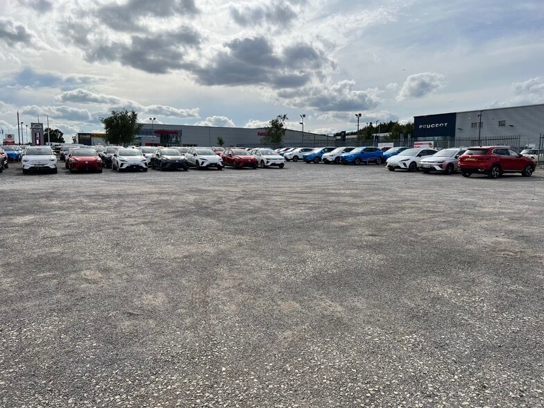 Sutton Rd, Maidstone to rent - Building Photo - Image 3 of 15