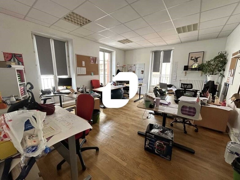 Office in Argenteuil to rent - Interior Photo - Image 2 of 10