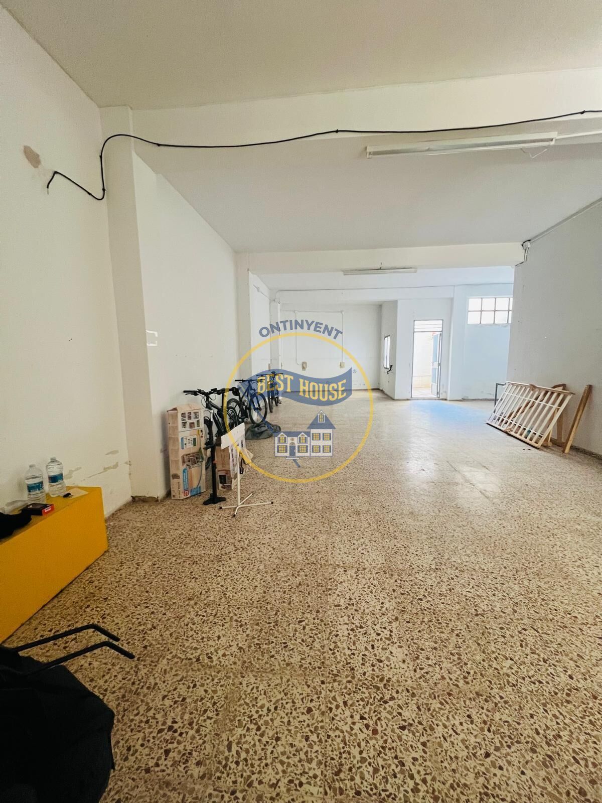 Retail in Ontinyent, Valencia to rent Building Photo- Image 1 of 16