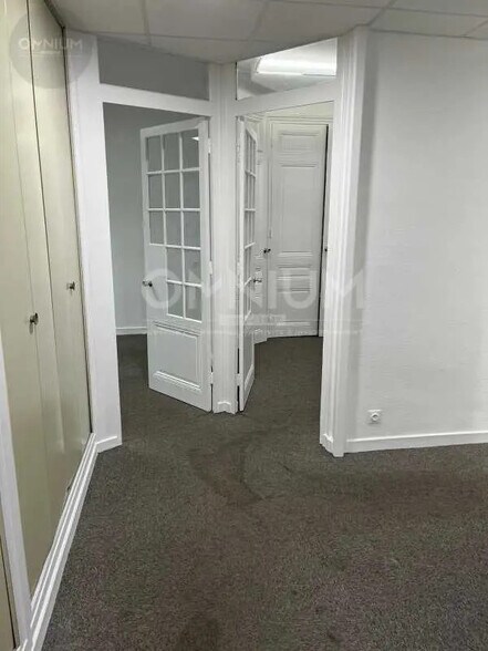 Office in Lyon to rent - Interior Photo - Image 2 of 6