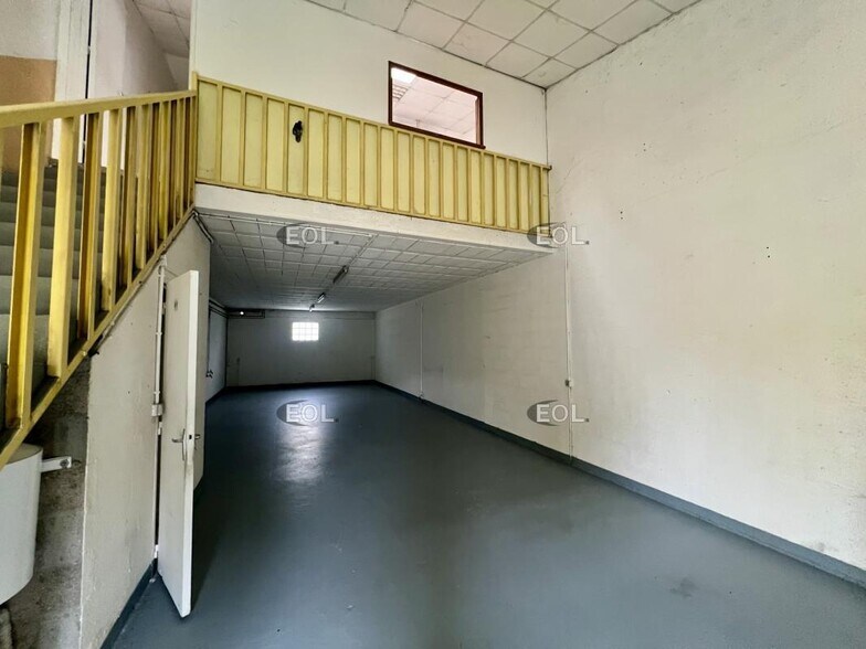 Light Industrial in Saint-Witz to rent - Building Photo - Image 3 of 14