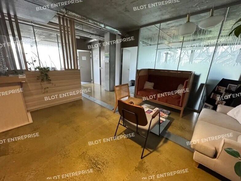 Office in Nantes to rent - Interior Photo - Image 2 of 9