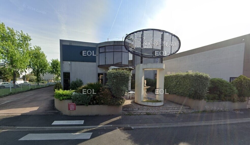 Light Industrial in Champigny-sur-Marne to rent - Building Photo - Image 1 of 3