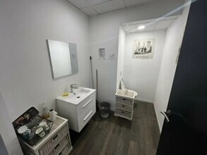 80 Rue Charles Duchesne, Aix-en-Provence for sale Interior Photo- Image 1 of 10