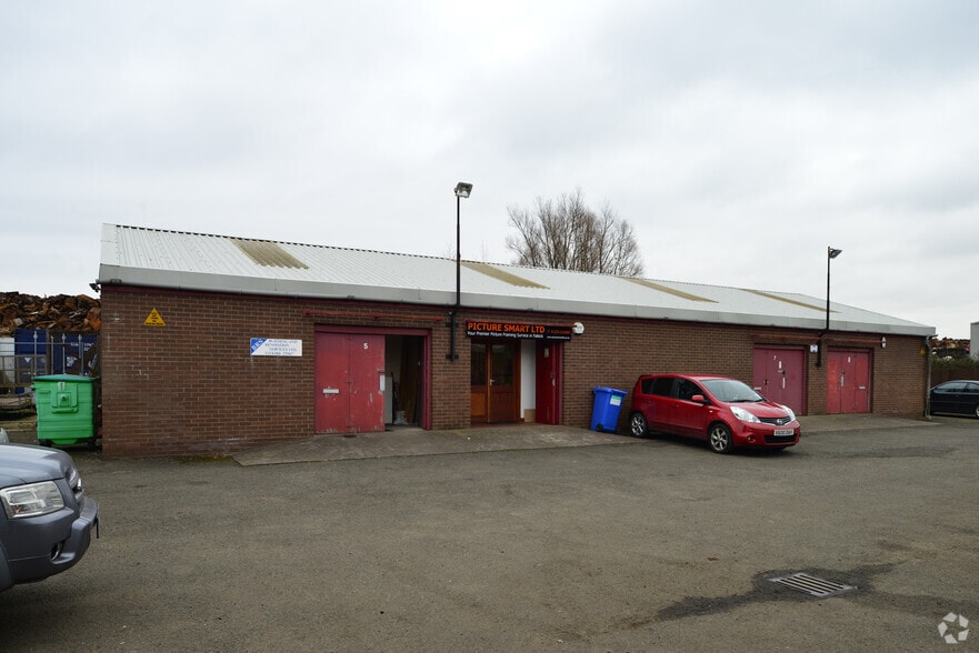 5-8 Castle Dr, Falkirk to rent - Building Photo - Image 2 of 3