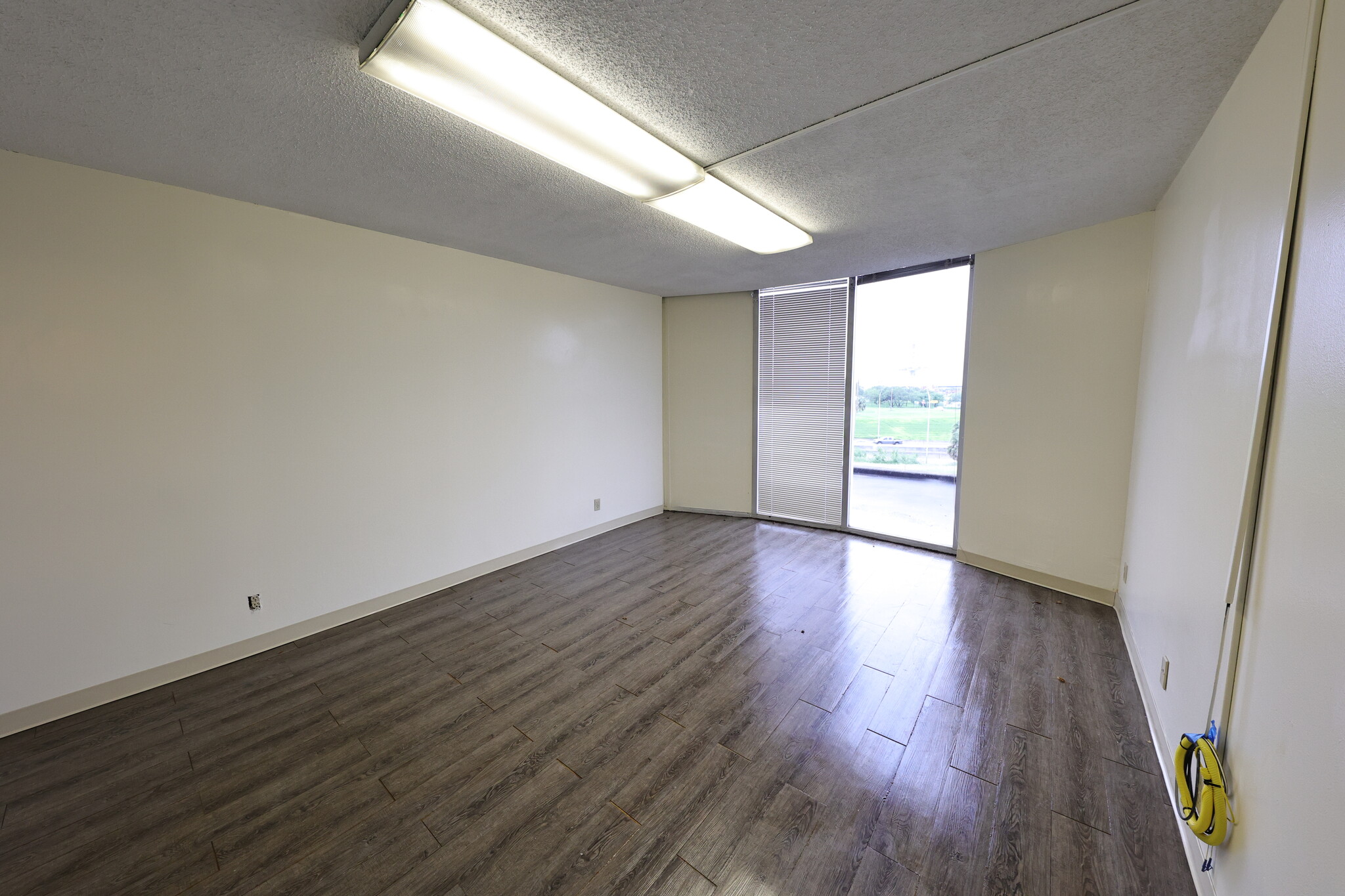 710-724 Buffalo St, Corpus Christi, TX for rent Interior Photo- Image 1 of 2