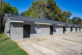 146 S Main St, Clute, TX for sale Building Photo- Image 1 of 1