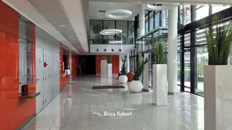 Office in Villeurbanne to rent Interior Photo- Image 1 of 9