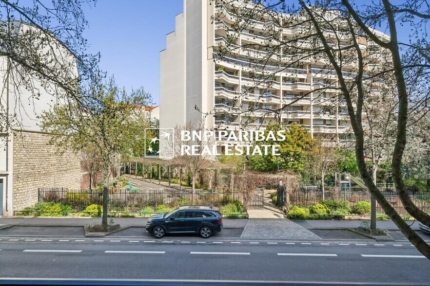 35 Boulevard Georges Clémenceau, Courbevoie to rent - Building Photo - Image 2 of 14
