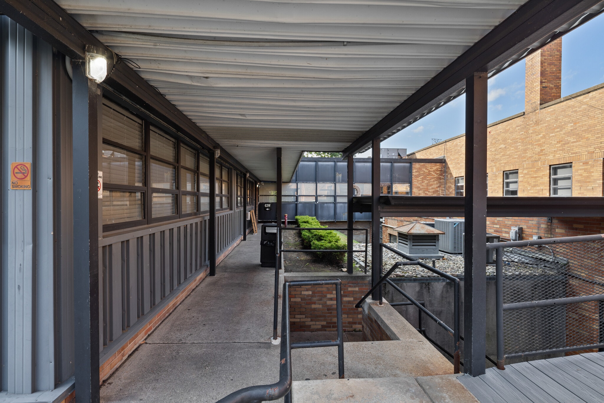 65 Ramapo Valley Rd, Mahwah, NJ to rent Interior Photo- Image 1 of 10