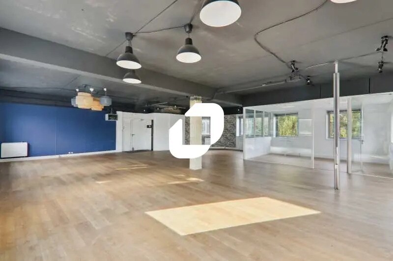 Office in Nanterre to rent - Interior Photo - Image 1 of 12