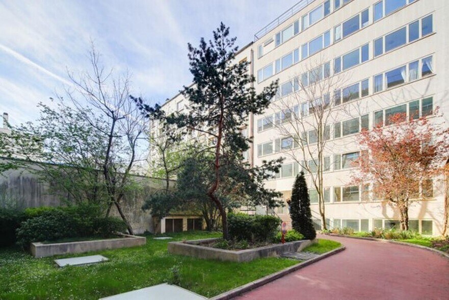 171 Ter Avenue Charles De Gaulle, Neuilly-sur-Seine to rent - Building Photo - Image 2 of 5