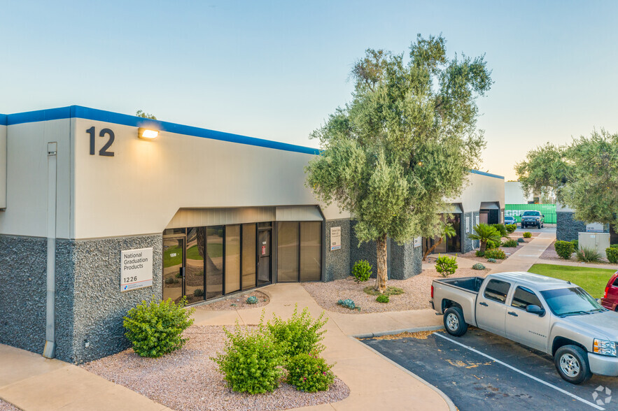 2432 W Peoria Ave, Phoenix, AZ for sale - Primary Photo - Image 1 of 1